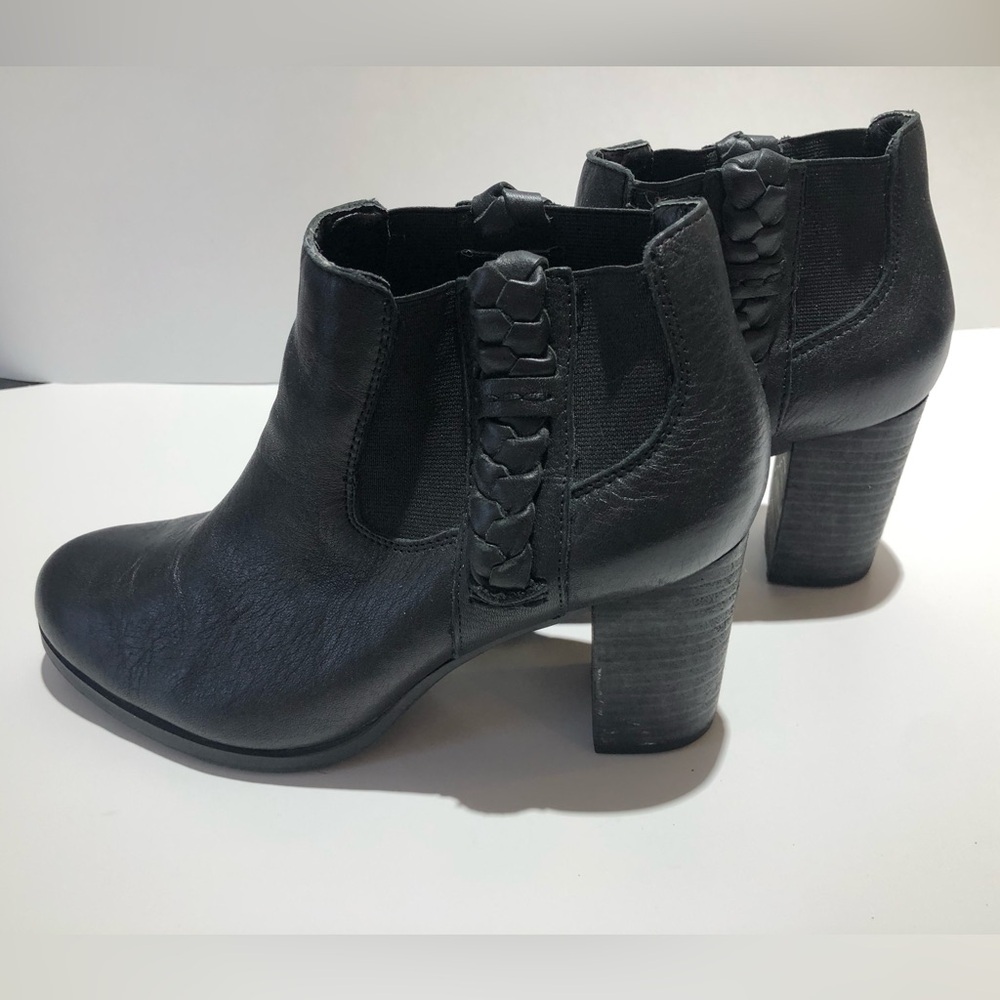 Sperry 8 black leather high heel ankle boots booties